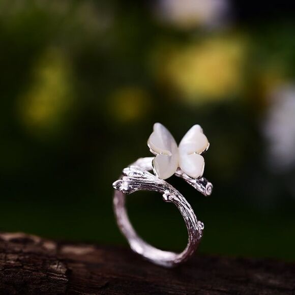 Minimalist 925 Sterling Silver resting Butterfly Wrap Ring Unique Statement Ring - Picture 3 of 10